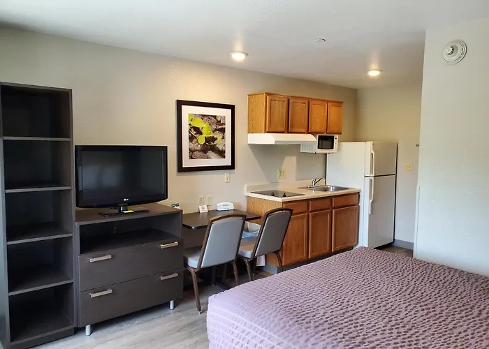 Woodspring Suites San Antonio South